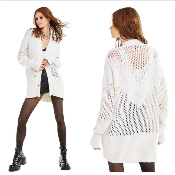 NWOT WILDFOX Open Knit Oversized Backyard Cardigan - Picture 1 of 11